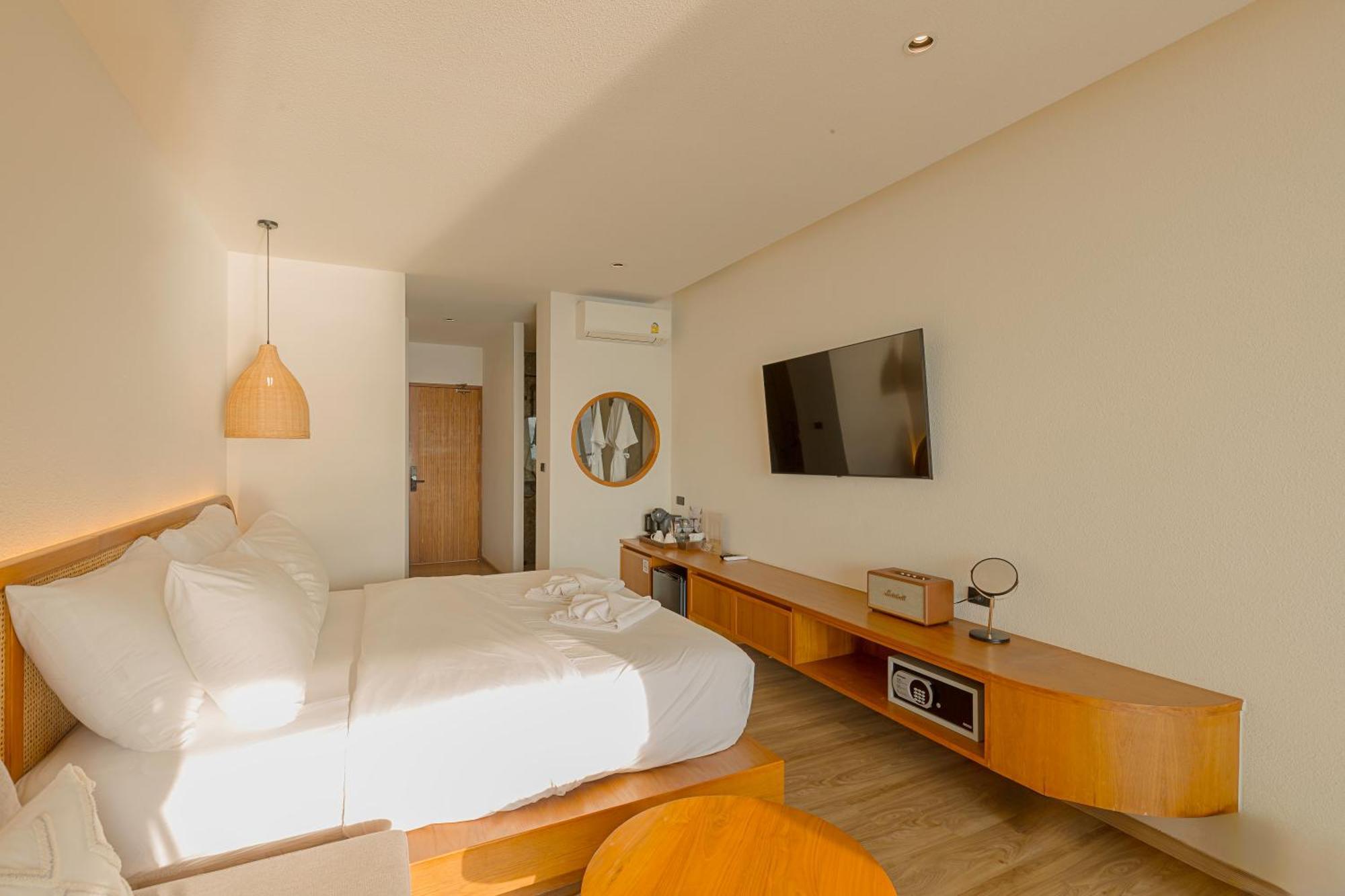 Tasana Bar And Luxury Resort Koh Larn Exterior foto
