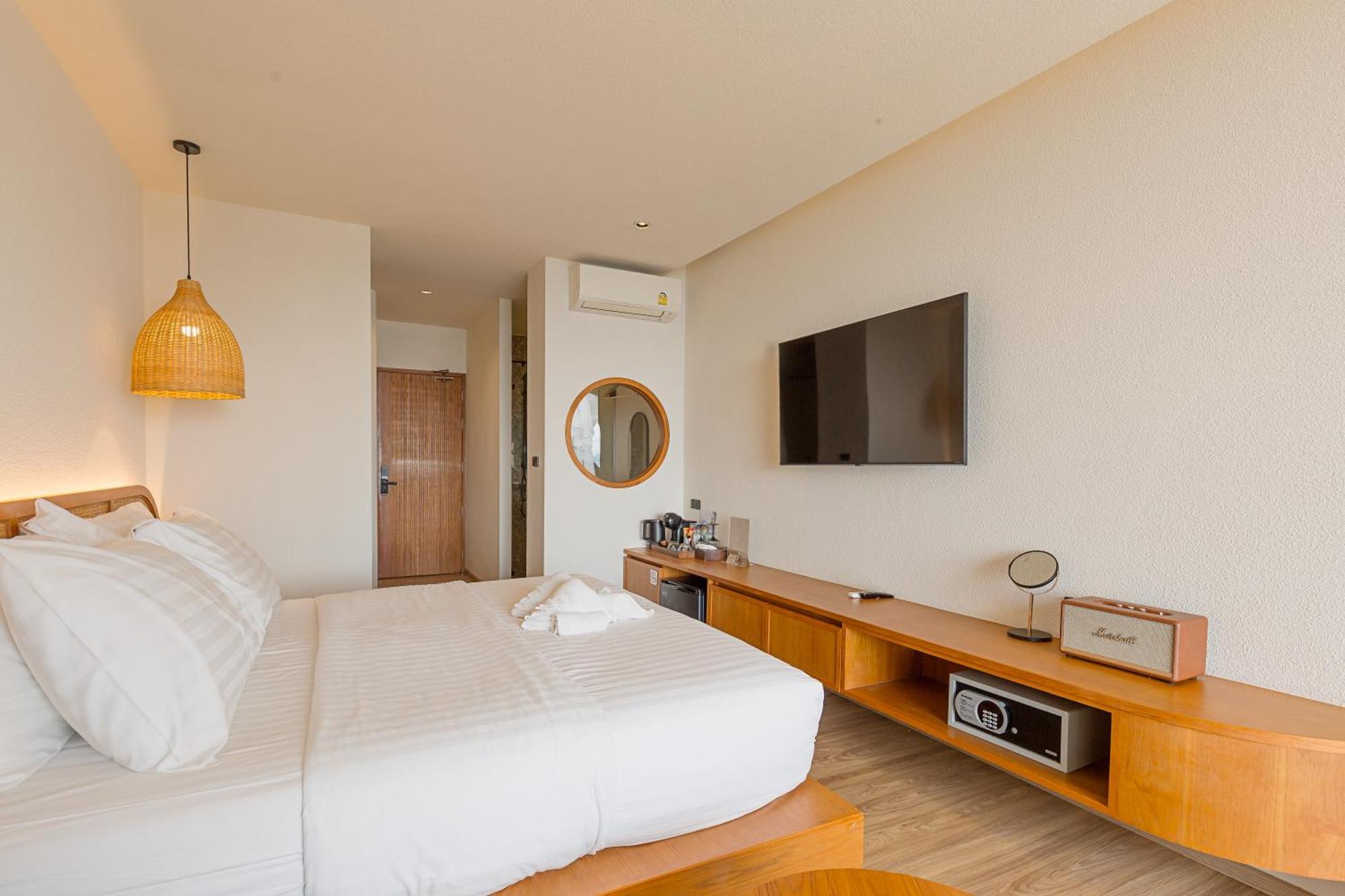 Tasana Bar And Luxury Resort Koh Larn Exterior foto